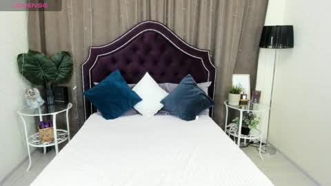 Mila Sweet online show from December 2, 2024, 3:58 am