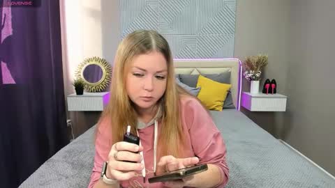 Mila Sweet online show from September 17, 2025, 4:47 am