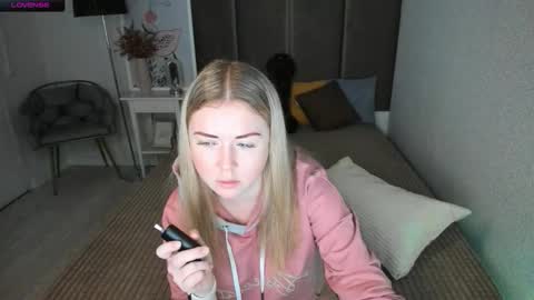 Mila Sweet online show from November 19, 2025, 4:45 am