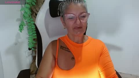 Snapshot of bety_cum3 chatting on April 19, 2026, 6:32 pm bibiana online show from April 19, 2026, 6:32 pm
