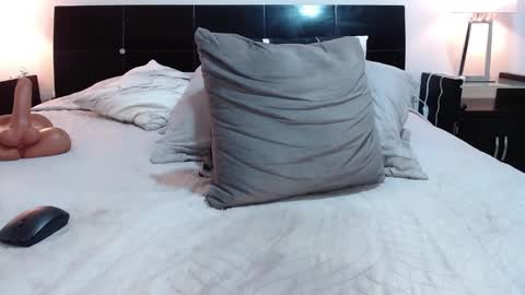 Catalina online show from December 7, 2024, 9:55 pm