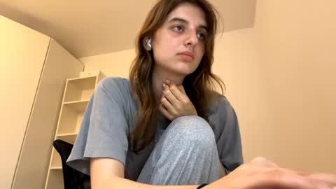 Lina online show from June 5, 2026, 5:51 pm