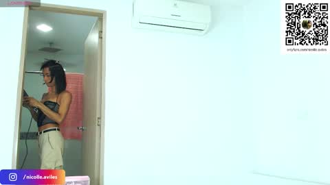 Nicolle Aviles online show from November 7, 2025, 10:43 pm