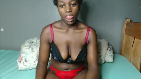 Snapshot of beverly_bay chatting on June 2, 2026, 12:34 am beverly online show from June 2, 2026, 12:34 am