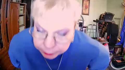 BeverlyQCynia online show from October 13, 2025, 11:10 am