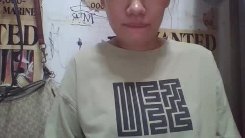 Snapshot of bheatrixx chatting on May 4, 2026, 8:27 pm bheatrixx online show from May 4, 2026, 8:27 pm