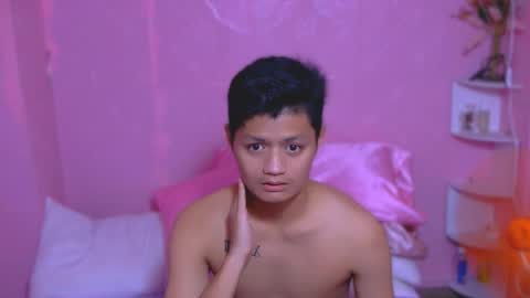 bhillrhey121103 online show from October 24, 2025, 1:03 am