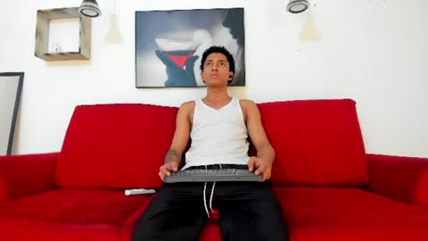 bhruno_diaz online show from June 10, 2026, 6:12 am