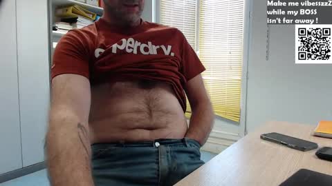 My name is David and if you like public exhibitions you wont be disappointed with me LoL - My favorite vibes is 44  online show from January 21, 2025, 12:18 pm