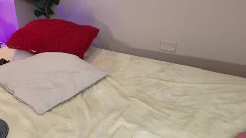 biancaa__18 online show from March 28, 2026, 7:57 pm