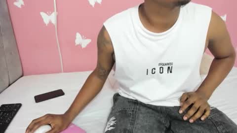 Snapshot of big_5684 chatting on November 25, 2025, 1:38 am big_5684 online show from November 25, 2025, 1:38 am