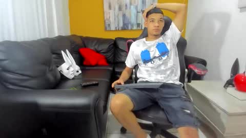 Snapshot of big_jhoonss_ chatting on October 19, 2025, 2:45 am big_jhoonss_ online show from October 19, 2025, 2:45 am