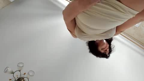 mom online show from March 16, 2026, 6:06 am