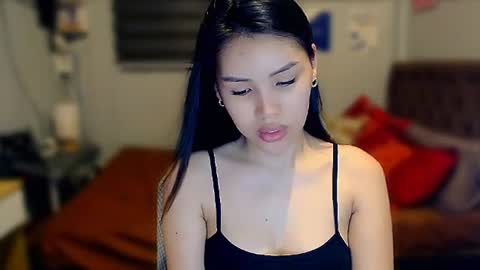 Mia online show from July 23, 2026, 3:43 pm
