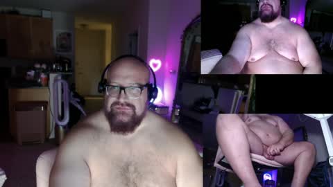 BigBear4Cuddles online show from April 21, 2026, 3:02 am