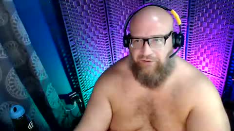 BigBear4Cuddles online show from July 7, 2026, 2:36 am