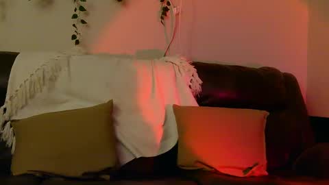 Snapshot of bigbittyblonde chatting on December 11, 2024, 4:07 am Melenie Mel online show from December 11, 2024, 4:07 am