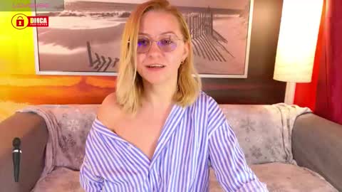 BigBoobsArri online show from December 19, 2025, 12:01 pm