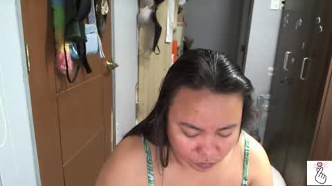 Snapshot of bigboobslyn chatting on May 1, 2026, 5:06 pm bigboobslyn online show from May 1, 2026, 5:06 pm