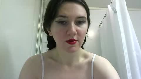 Isabella online show from October 26, 2025, 7:14 am