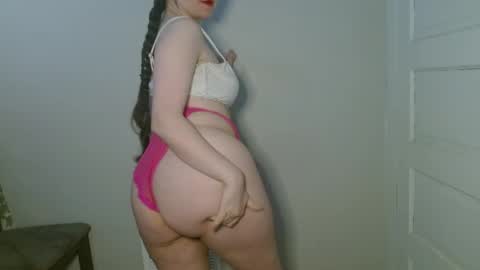 Isabella online show from December 1, 2025, 3:50 pm