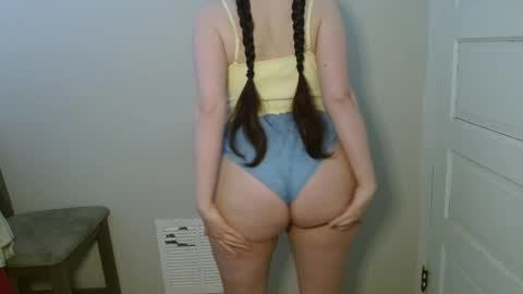 Isabella online show from February 16, 2026, 7:43 pm