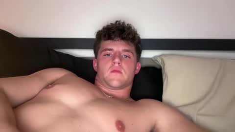 Snapshot of bigbootyburger1 chatting on February 10, 2026, 7:34 am bigbootyburger1 online show from February 10, 2026, 7:34 am