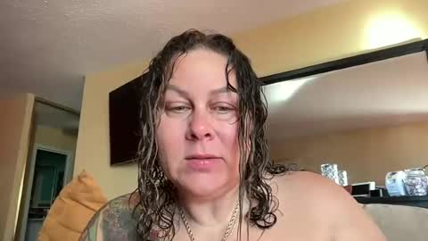 Snapshot of bigbreastsabrina chatting on June 15, 2026, 1:13 pm BIG BREAST SABRINA online show from June 15, 2026, 1:13 pm
