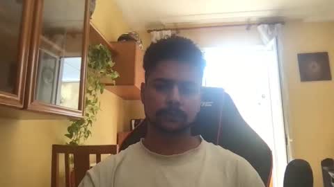bigbrown_boy online show from September 22, 2025, 9:33 am
