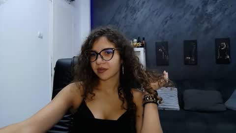 Snapshot of bigbuttjany chatting on October 10, 2025, 10:53 pm bigbuttjany online show from October 10, 2025, 10:53 pm