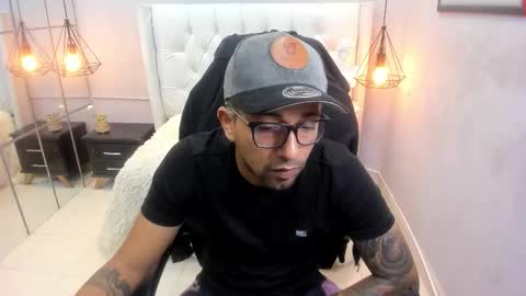 Snapshot of bigcock_hair chatting on October 11, 2025, 6:28 pm bigcock_hair online show from October 11, 2025, 6:28 pm