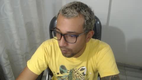 Snapshot of bigcock_hair chatting on October 12, 2025, 11:15 pm bigcock_hair online show from October 12, 2025, 11:15 pm