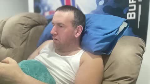 bigcocksuckingslut online show from January 18, 2026, 7:50 pm