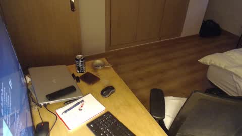 bigcok35spain online show from February 26, 2025, 6:00 pm