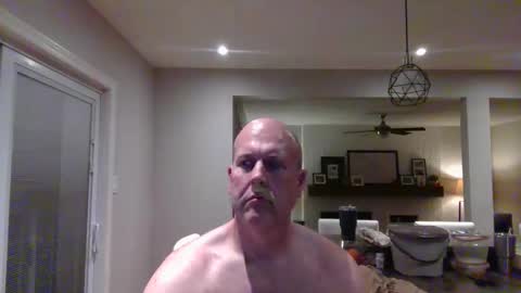 Snapshot of bigdave10005 chatting on October 23, 2025, 12:10 am bigdave10005 online show from October 23, 2025, 12:10 am