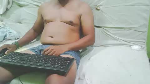 Snapshot of bigdickguyaux chatting on March 29, 2026, 7:36 pm bigdickguyaux online show from March 29, 2026, 7:36 pm