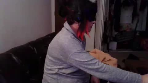 Madelyn online show from November 3, 2025, 5:31 am