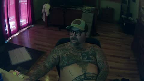 biggdaddy4206913 online show from April 3, 2026, 7:01 pm