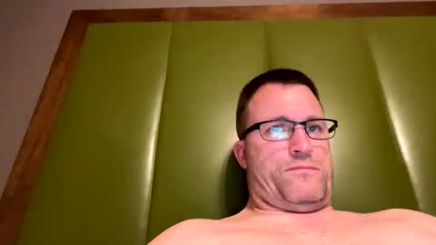 Snapshot of bigger22332233 chatting on February 23, 2025, 6:28 am bigger22332233 online show from February 23, 2025, 6:28 am