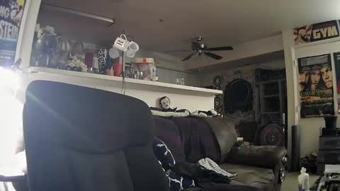 biggerisbetter21 online show from January 25, 2025, 4:23 am