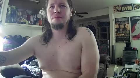 biggerisbetter21 online show from January 25, 2025, 7:49 am