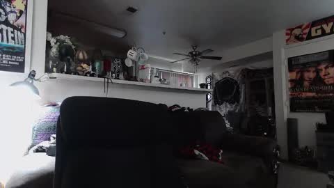 biggerisbetter21 online show from September 30, 2025, 10:48 pm