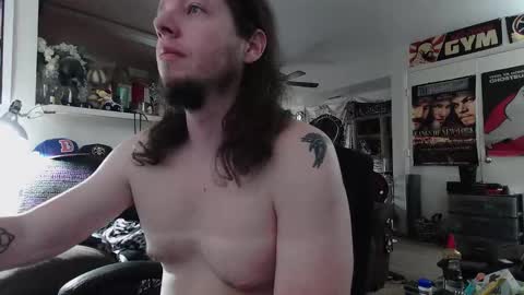 biggerisbetter21 online show from October 9, 2025, 7:34 pm