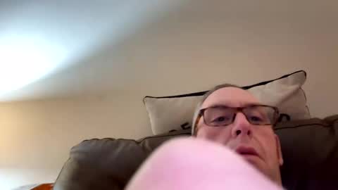 biggloves4bighands online show from January 6, 2026, 12:03 am