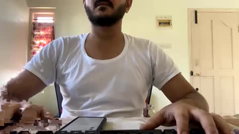 bighandsomesatisfy online show from January 3, 2025, 8:00 am