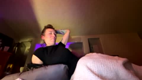 Bigkitties online show from January 16, 2026, 11:14 am