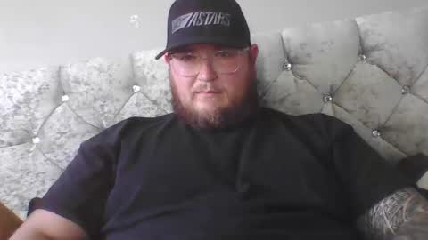 bigmanuk4you online show from October 24, 2025, 2:46 pm