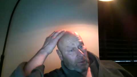 Snapshot of bigmike3339 chatting on December 18, 2024, 8:42 am bigmike3339 online show from December 18, 2024, 8:42 am