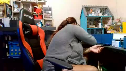 Snapshot of bigolemini chatting on November 5, 2025, 10:59 am the Mini mami online show from November 5, 2025, 10:59 am