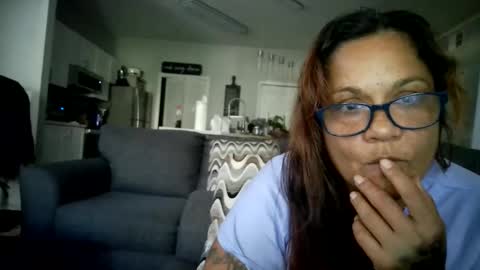 Snapshot of bigolemini chatting on November 19, 2025, 5:02 pm the Mini mami online show from November 19, 2025, 5:02 pm